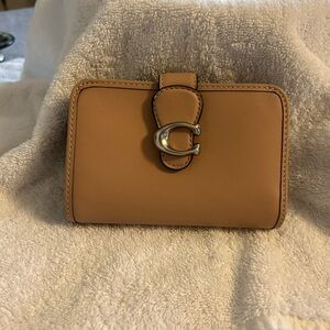 Coach Tabby Wallet - Buff